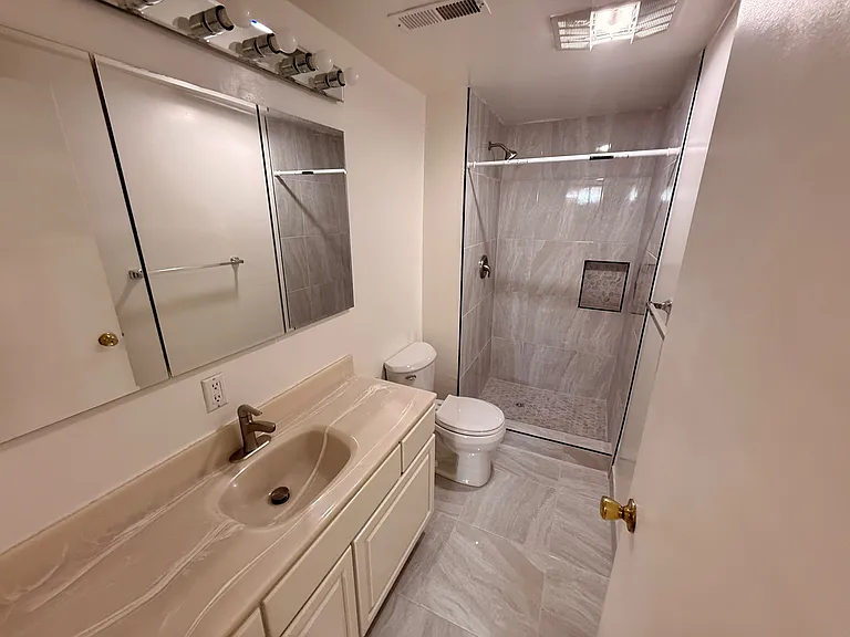 972 E Larkspur Dr — Photo 8