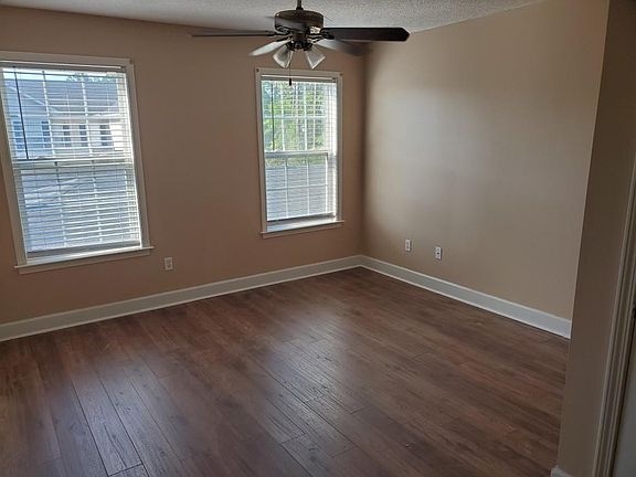 4th image of 207 Camellia Ct #207