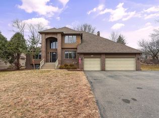741 Bridle Ridge Rd, Eagan, MN 55123