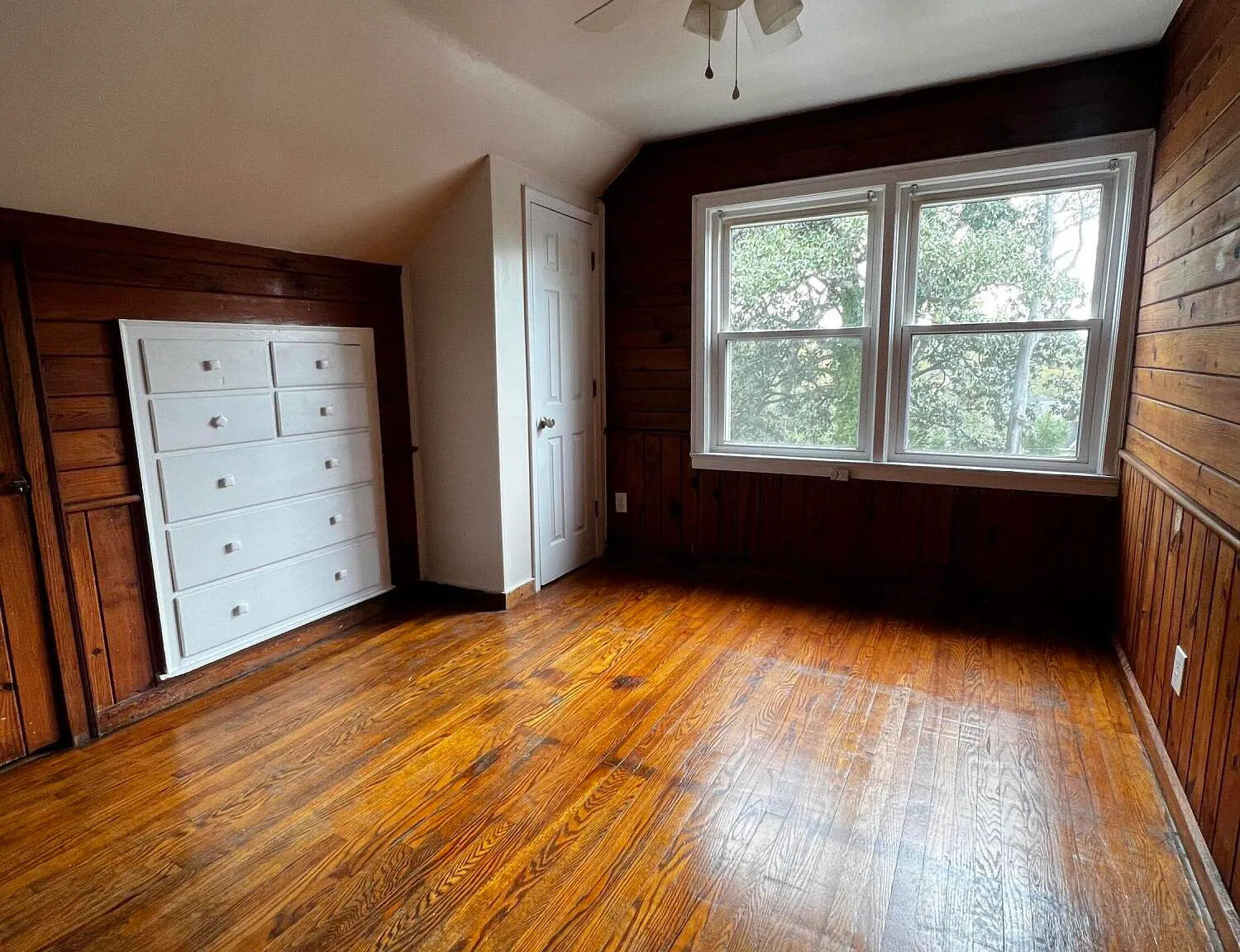 1 bed, 1.0 bath, 450 sqft, $875 — Photo 2