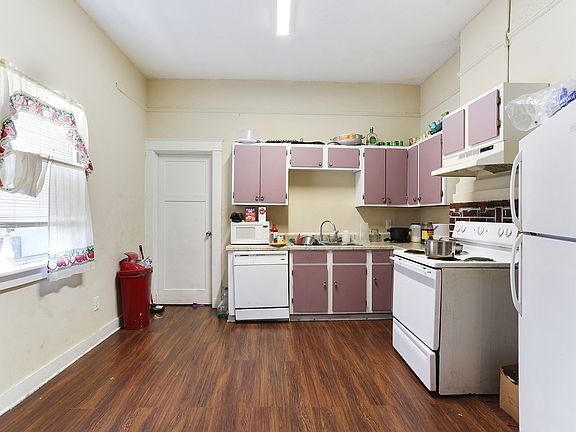 3rd image of 1662 Abundance St