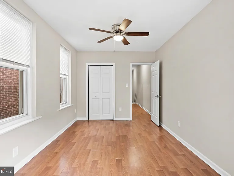 1833 Fontain St — Photo 16