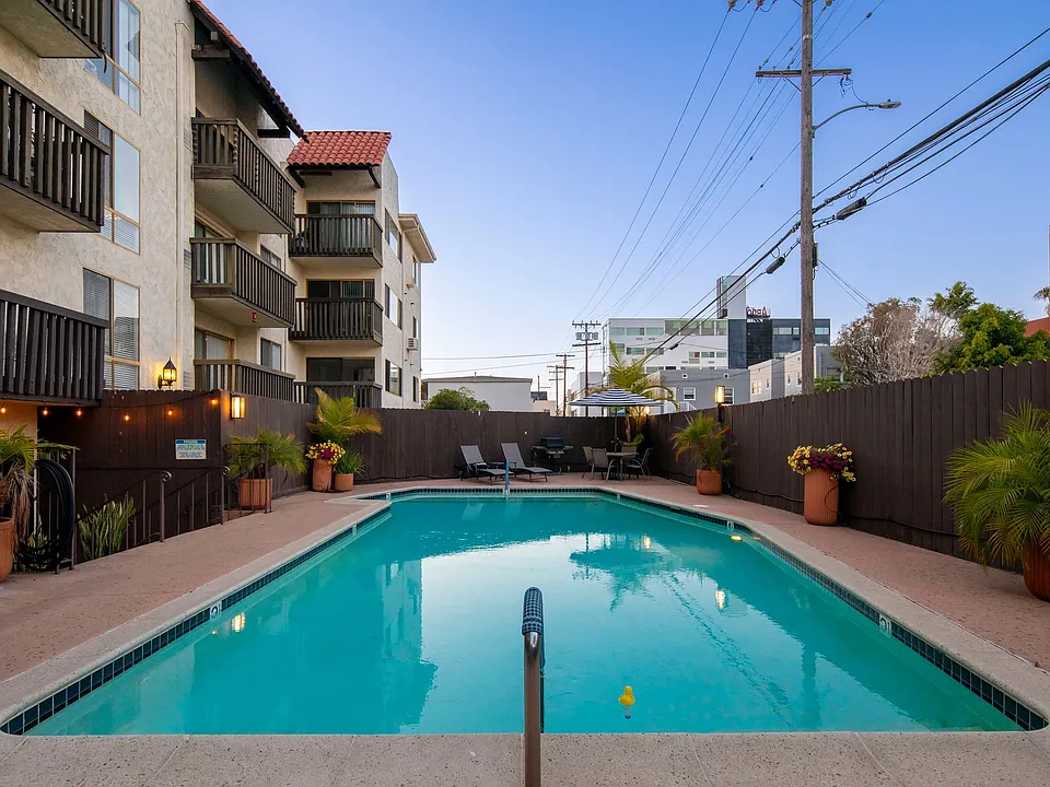 Villa Capri Apartments