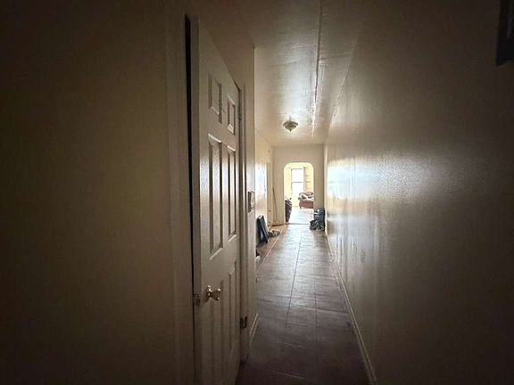 4th image of 1520 Sheridan Ave APT 2L