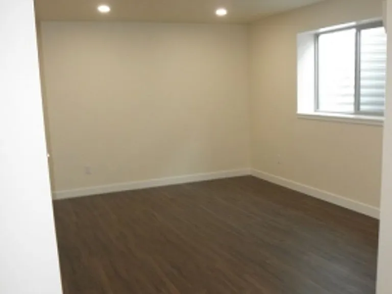 1413 Defoe St — Photo 15