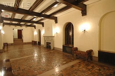 2nd image of 412 Munro Ave