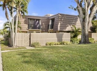 220 2nd Ct, Palm Beach Gardens, FL 33410