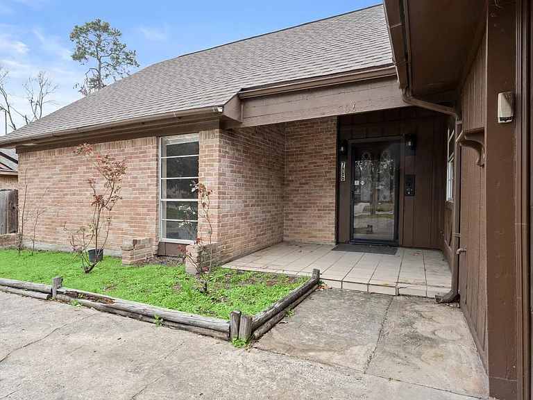 706 Shenandoah Dr — Photo 4