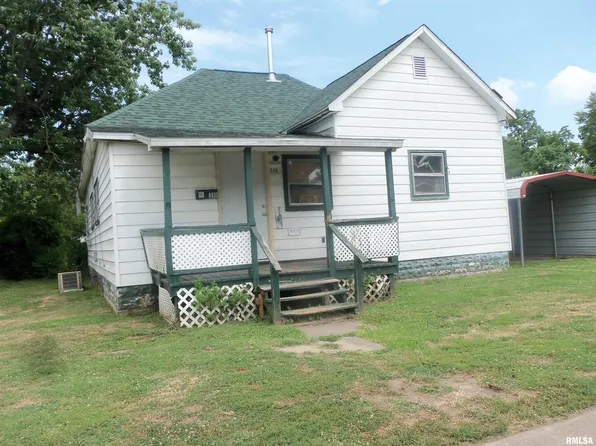 310 N Buchanan St, Benton, IL 62812