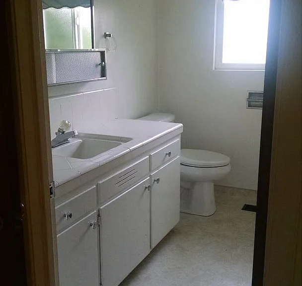 9785 McAnarlin Ave — Photo 1