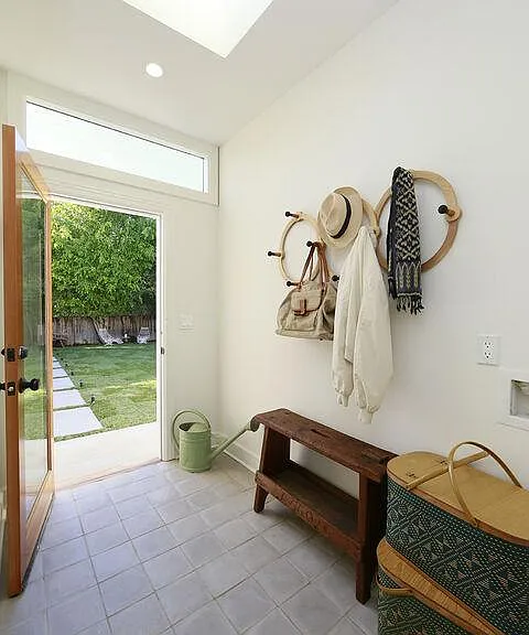 1023 N La Jolla Ave — Photo 17