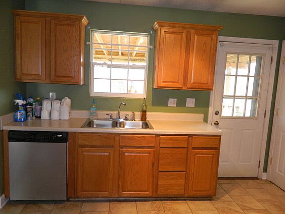 3rd image of 285 River Oak Dr