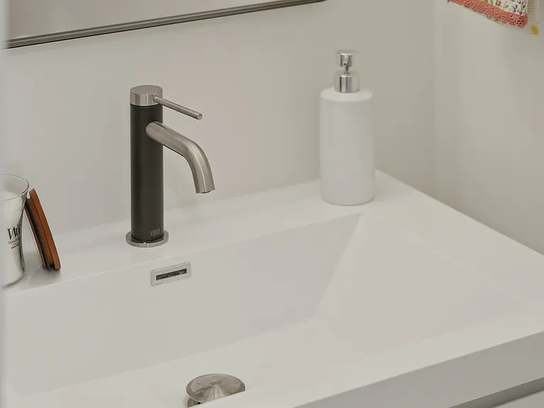 425 W 8th St #21 — Photo 12