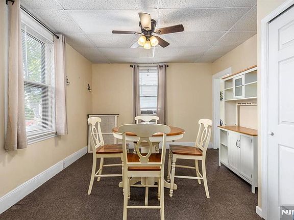 5th image of 567 Fern Ave