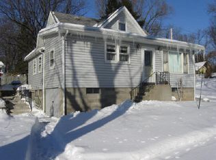 11104 N Ridge Rd, Edgerton, WI 53534