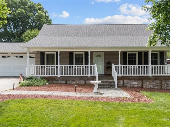 2716 Bethel Ct, Winston Salem, NC 27127