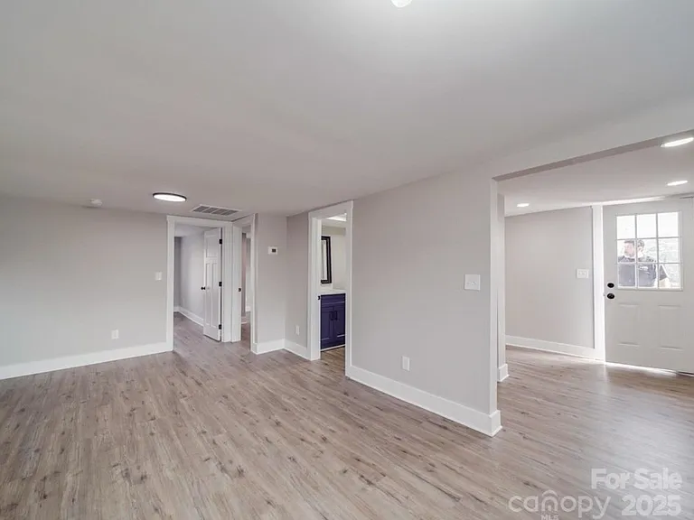903 W End Ave #905 — Photo 13