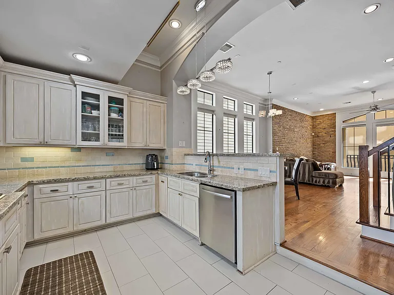 328 Bomar St — Photo 15