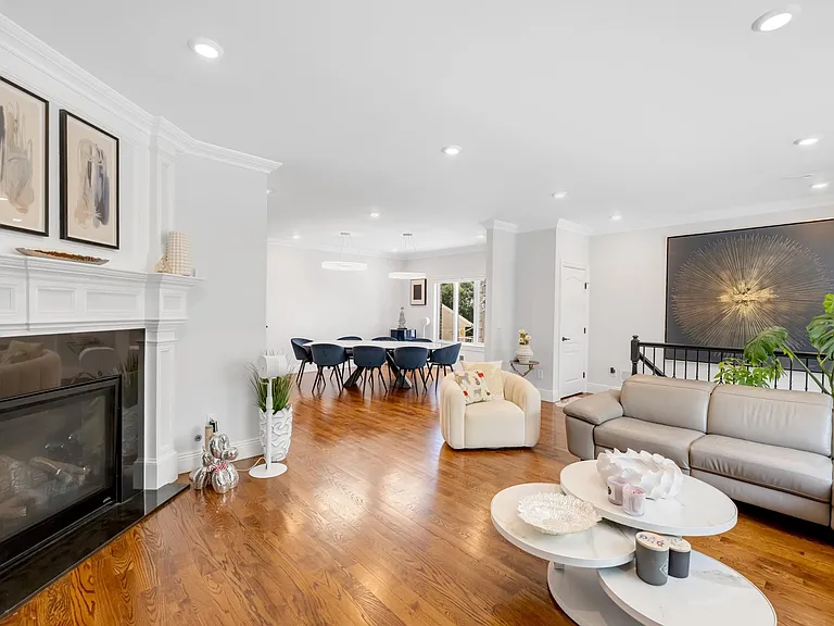 34 Lafayette Ave — Photo 6