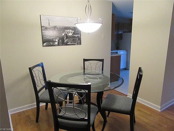 4th image of 220 Fox Hollow Dr APT 206