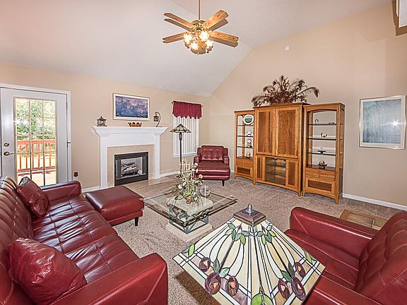 4th image of 613 Glenties Dr