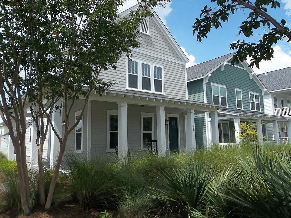 1st image of 240 Summers Dr