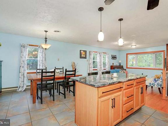 3rd image of 4652 Poole Rd #1