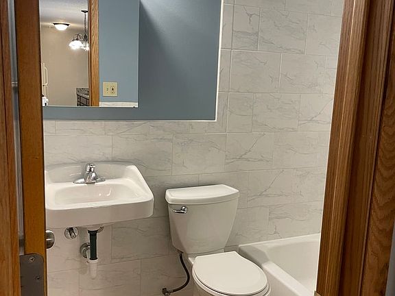 5th image of 3725 Cedar Ave S #210