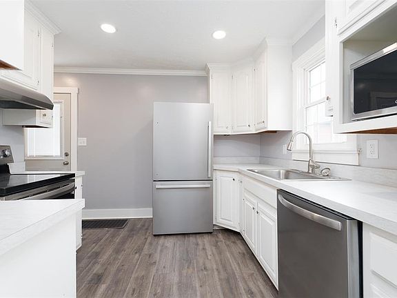 5th image of 521 Hill Ave