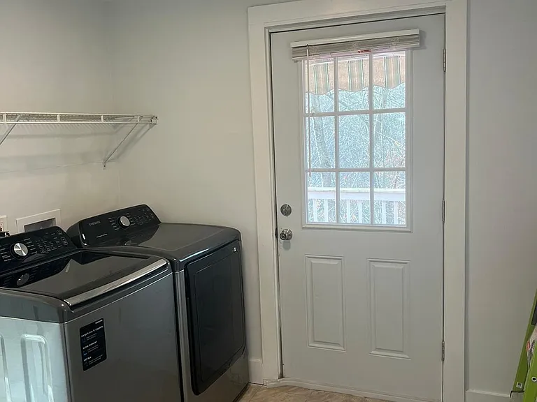 75 Manor Rd — Photo 13