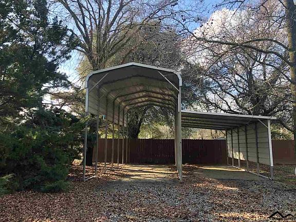 4th image of 21945 Parkway Dr
