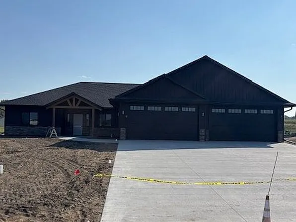 407 Halfaday Dr, Sauk Centre, MN 56378