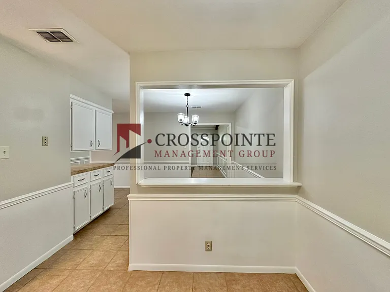 2448 Holly Ln — Photo 14