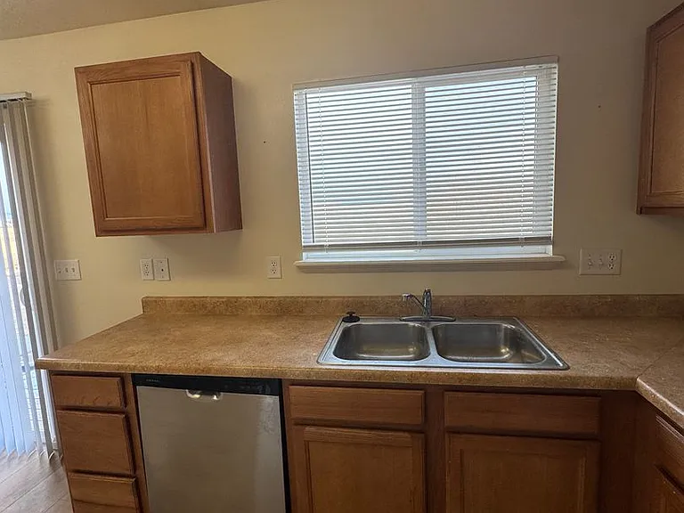 1385 S 675 E — Photo 7