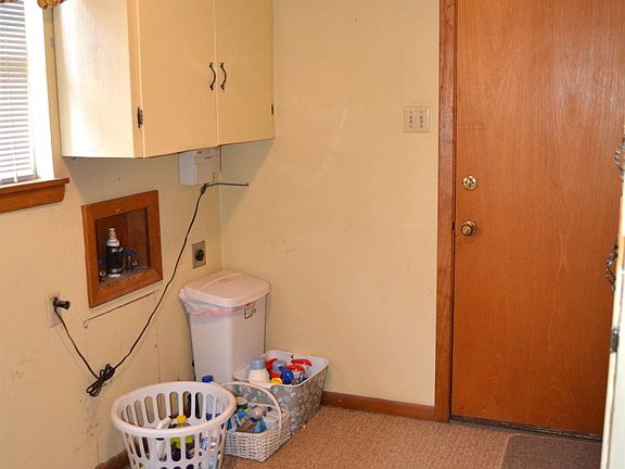 2nd image of 1520 W Avenue C