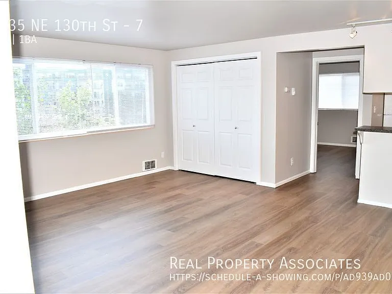 3035 NE 130th St #7 — Photo 6