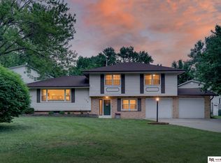 103 Hillcrest Ave, Bellevue, NE 68005