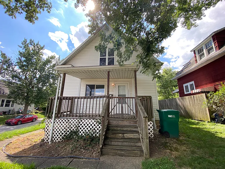 825 Fairview Ave — Photo 1