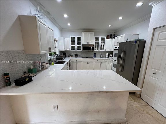 5th image of 6498 NW 113th Pl