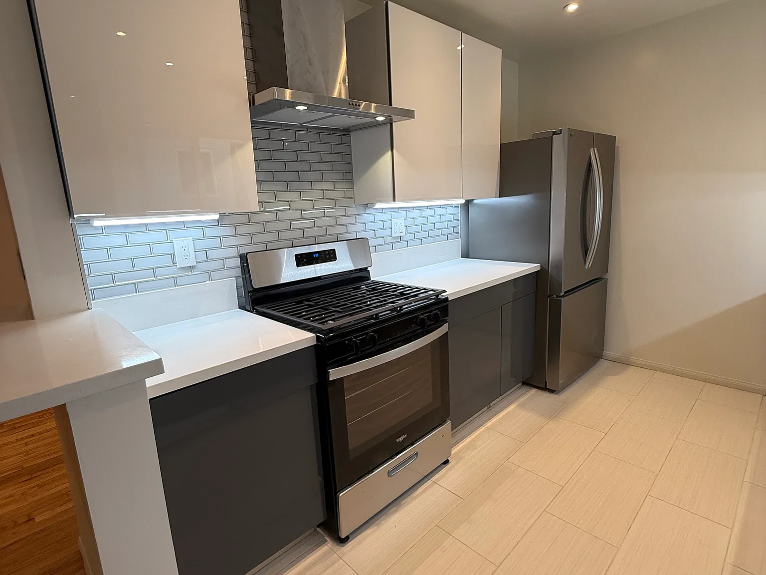 2 bed, 800 sqft, $2,695 — Photo 2