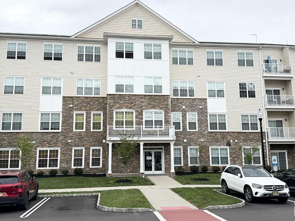 1st image of 542 Lorhan Dr