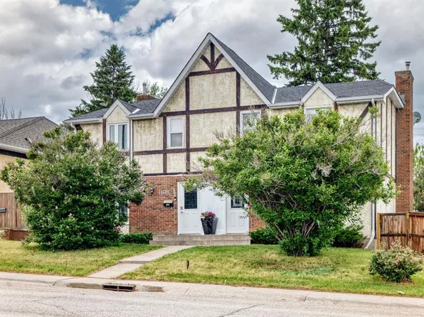 11169 S Sacramento Dr SW, Calgary, AB T2W 0J6