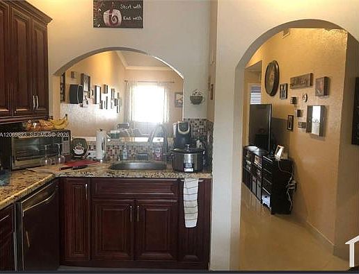 3rd image of 120 SW 8th Ave #2