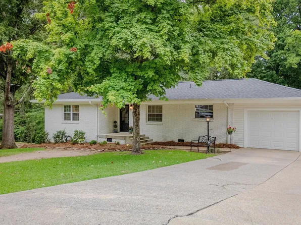 329 Riley Cir, Gadsden, AL 35901