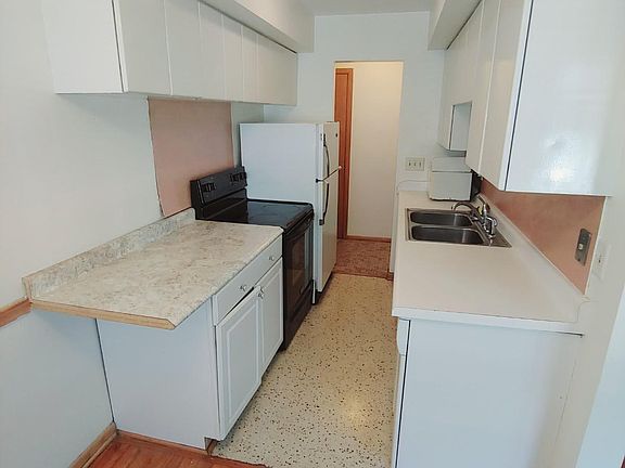 3rd image of 4600 E 46th St APT 23