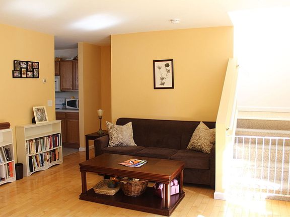 3rd image of 1162 North Ave #3