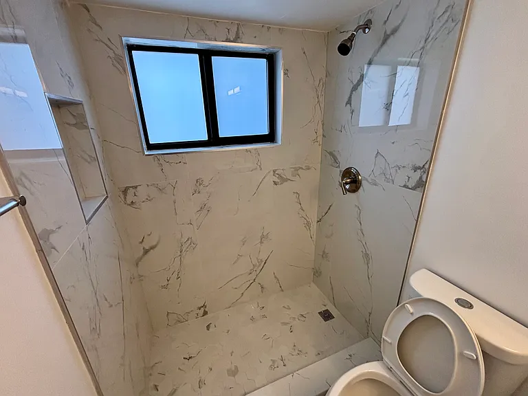 707 SE 8th Ter #1 — Photo 4
