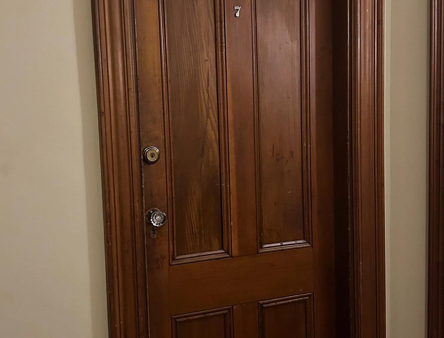 Studio, 250 sqft, $895 — Photo 2