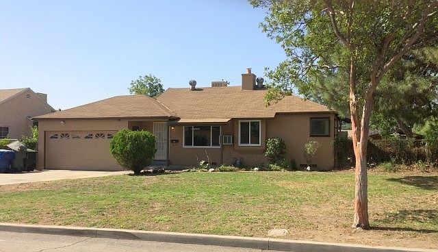 2nd image of 1095 W 27th St