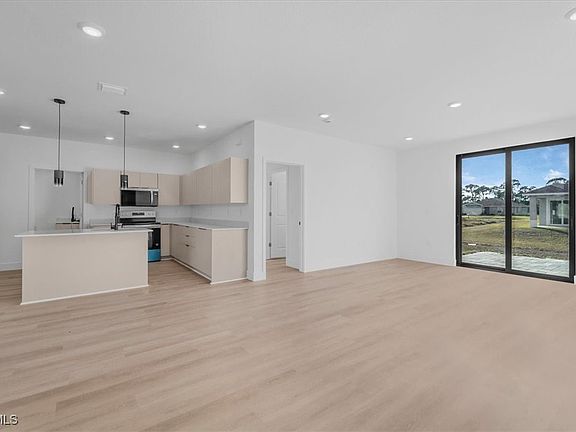 3rd image of 8044 Buttercup Cir
